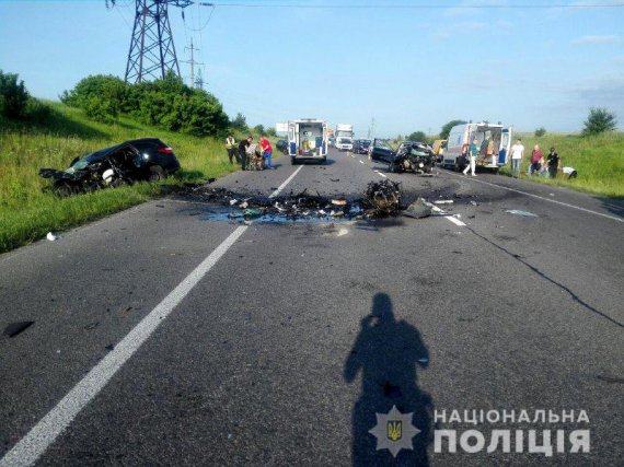 Вблизи села Колоденка Ровенской области произошла смертельная авария: погибли 2 человека, еще 2 - в больнице