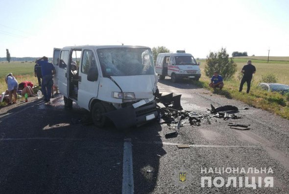 На   Волині зіткнулися мікроавтобус  Fiat Ducato   і  Citroen C4. У останньому їхали громадяни Польщі. Водій загинув, його пасажирка в лікарні