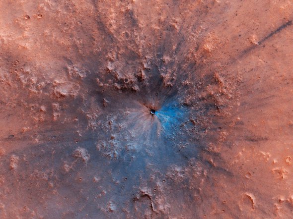 Фото нового кратера на Марсе
