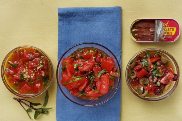 Garlicky Marinated Tomatoes