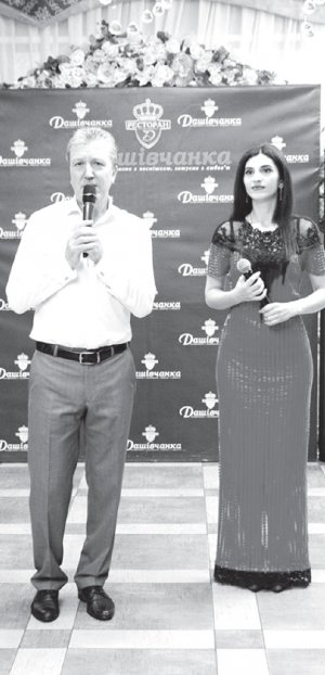 На благодійному вечорі співали народний артист України Микола Янченко та Тетяна Денисюк