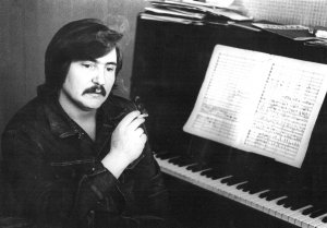 Композитор Володимир Івасюк зник наприкінці квітня 1979-го. За три тижні його повішеним знайшли у Брюховецькому лісі неподалік Львова. На той час музикантові було 30 років