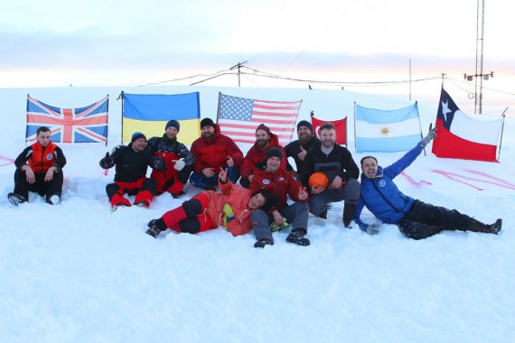 Українці відсвяткували Мідвінтер на Антарктиді