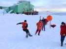 Украинцы отпраздновали Мидвинтер на Антарктиде