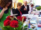 В День Святого Георгія чоловікам дарують книги, а жінкам троянди з колосками пшениці