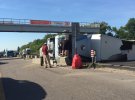 На 65-м километре автотрассы Киев - Одесса произошла авария с участием грузовика Renault Magnum 480 и внедорожника BMW X3