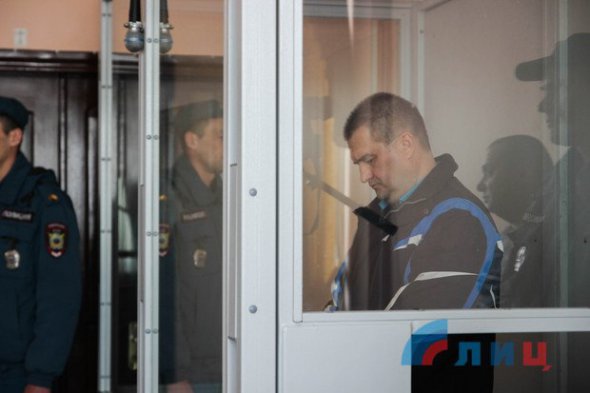 Один з повернених - Едуард Міхєєв тривалий час був членом бандформування "Народна міліція ЛНР". Згодом бойовики засудили його і  посадили до в'язниці