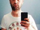 Поліцейські розшукують 24-річного Сергія Гончарука, який останнім часом мешкав у Одесі. Його підозрюють у крадіжці, розбої, викраденні людини і жорстокому побитті, що спричинило смерть