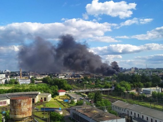 Возле львовского вокзала начался пожар