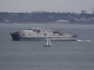 Американский быстроходный транспортно-десантный корабль USNS Yuma зашел в порт Одессы. Фото: dumskaya.net