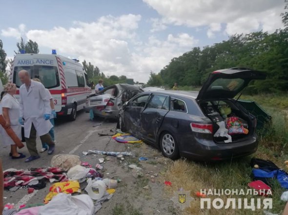 Під Запоріжжям сталося лобове зіткнення легковиків. Фото: Нацполіція