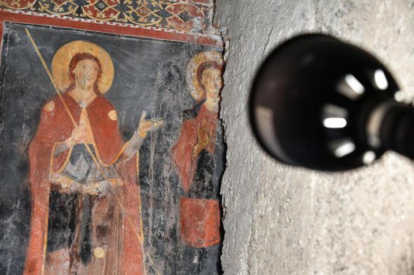 Святий Олексій і Христос на фресці знайденій в церкві Сант-Алессіо в Римі, Італія. 