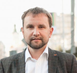 Голова Українського інституту національної пам’яті Володимир В’ятрович: ”Європейська солідарність” позиціонує себе як державницька сила. Її ключовою метою є розбудова Української держави”