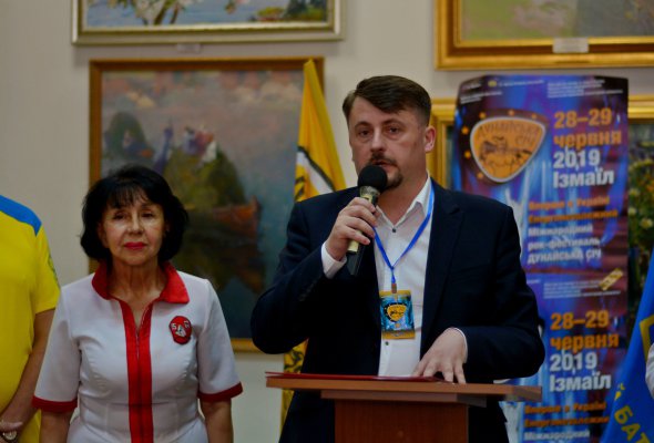 Президент фестивалю Віктор Куртєв та галеристка Емілія Євдокімова