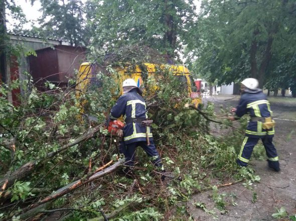 На Вінниччині буревій наробив лиха щонайменше в 10 районах