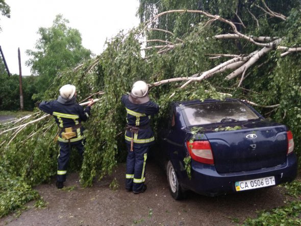 В Винницкой области ураган наделал беды по меньшей мере в 10 районах