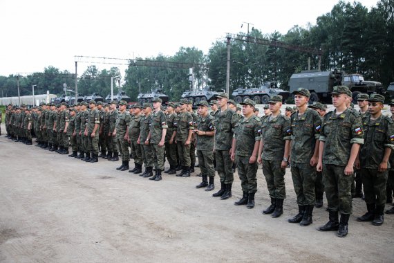Росіяни, які воювали проти України, беруть участь у параді в Мінську. 