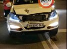 У Києві сталася ДТП за участю позашляховика SsangYong і мопеда. Водій останнього після зіткнення у критичному стані