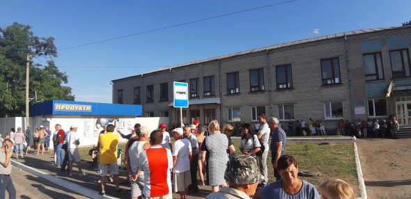 В поселке Тростянец на Винниччине вторую неделю продолжается мирная бессрочная акция протеста под стенами местного спиртового завода
