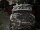 В Херсоне сожгли авто Евгении Белой. Она доверенное лицо кандидата в нардепы от "Слуги народа" Павла Павлиша