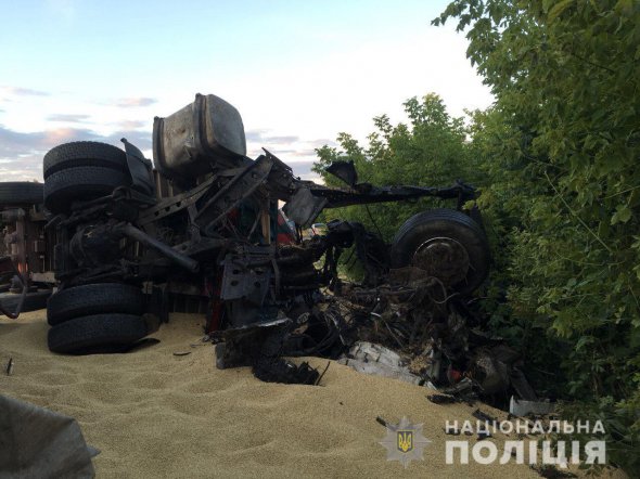 На Одещині зіткнулися два зерновози МАН.   Загинули троє людей