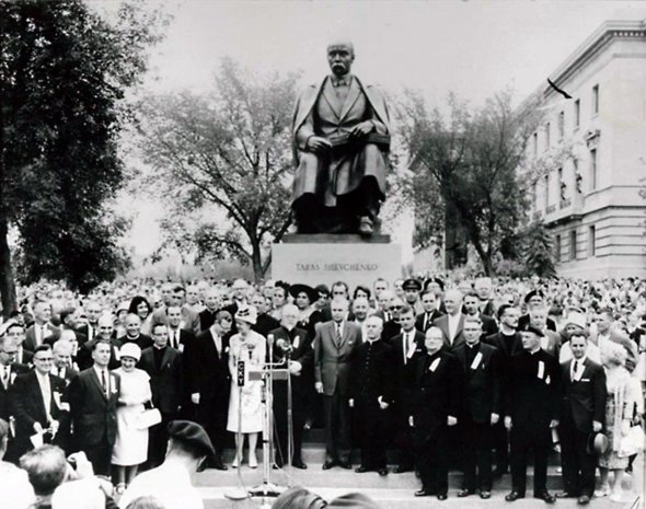 У Вінніпезі відкрили пам'ятник Тарасу Шевченку