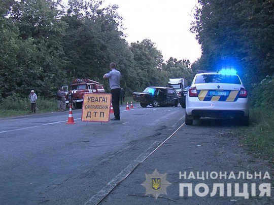 В Немировском районе столкнулись 3 автомобиля. ФОТО: НАЦИОНАЛЬНАЯ ПОЛИЦИЯ