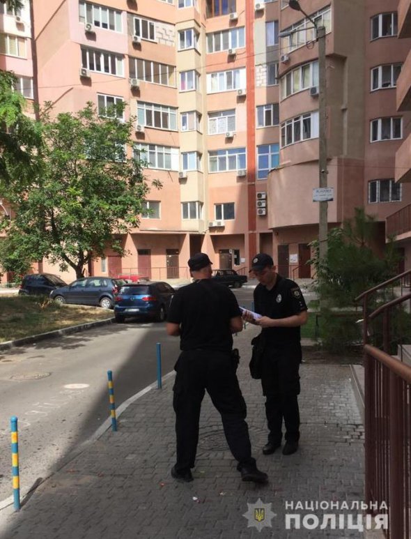 В Одессе из окна многоэтажки выпрыгнул 56-летний мужчина