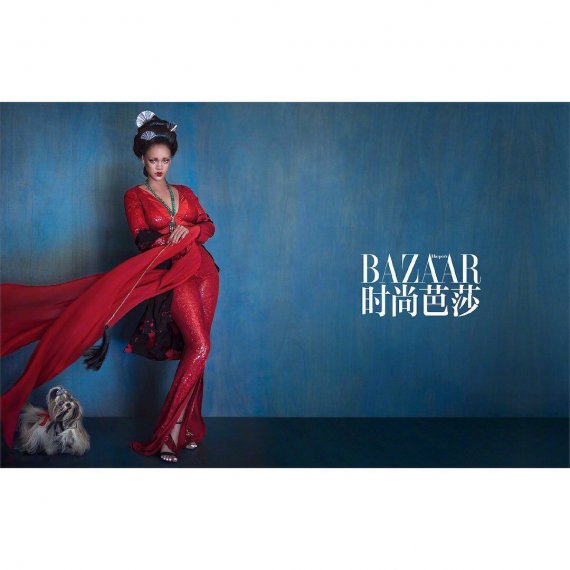Рианна украсила обложку китайского Harper`s Bazaar