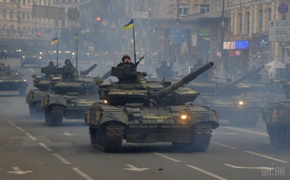 Із 2014 року у День незалежності на Хрещатику проходять військові паради, які до того скасував Янукович