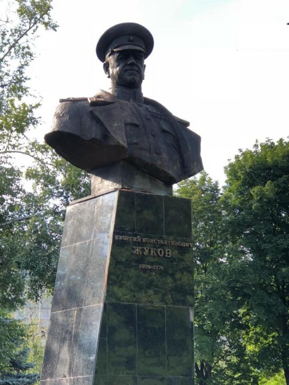 Пам'ятник Жукову 