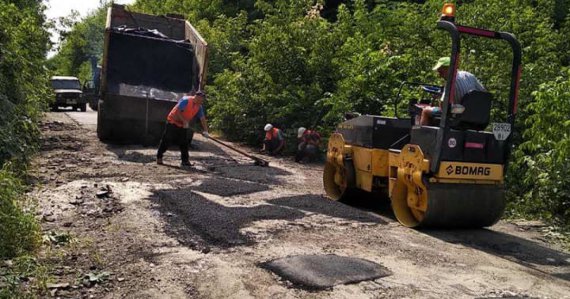 После ремонта дороги на Полтавщине людей подбрасывает на холмах
