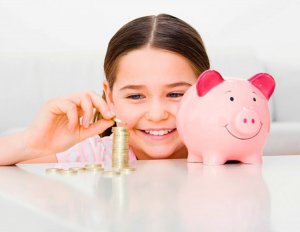 Первый интерес к деньгам у детей появляется к 6-7 годам.