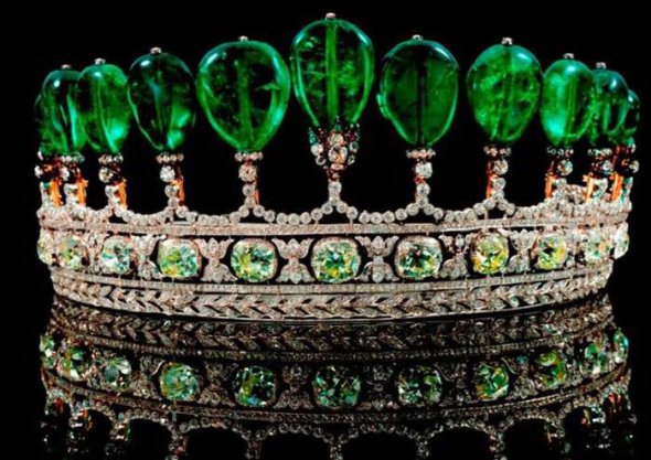 Корона з смарагдами і діамантами, $ 12,7 мільйонів. ФОТО: yavtanke.org.ua