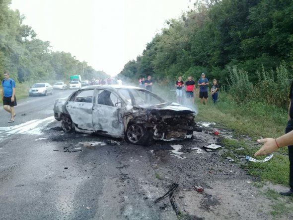 13липня біля села Бречківка Полтавського району зіштовхнулись Toyota Corolla та ВАЗ-21099