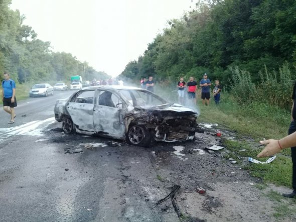 13 июля возле села Бречковка Полтавского района столкнулись Toyota Corolla и ВАЗ-21099