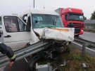 Під Києвом   сталася масштабна ДТП за участю маршрутки Volkswagen LT і Ford Mondeo. 3 людей загинули, ще 18  - травмовані