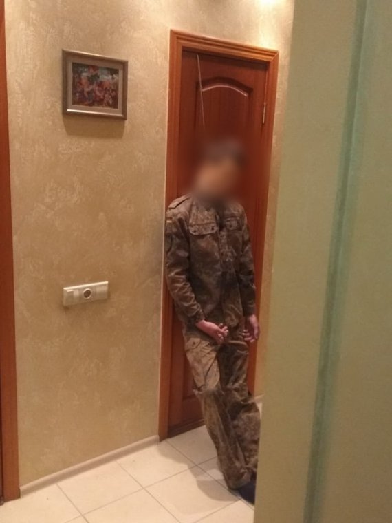 В Киеве в квартире женщина нашла в петле 22-летнего сына