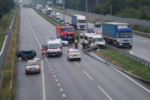 Біля села Гурівщина під Києвом зіткнулися пасажирський мікроавтобус ”Фольксваґен” і легковик ”Форд Мондео” вранці 15 липня. Троє людей загинули, 18 — травмувалися