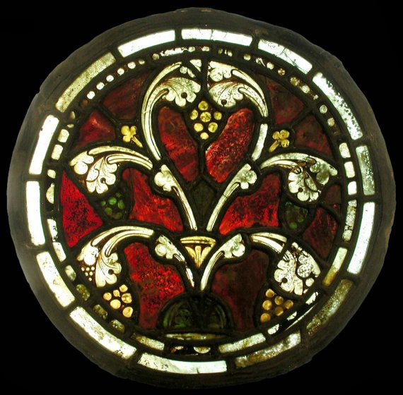 Медальон с растительным орнаментом, 1260, собор Солсбери, музей Метрополитен, Нью-Йорк, США