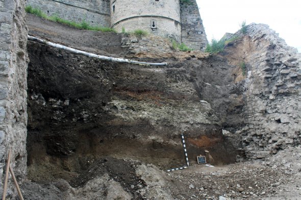 У Кам'янці-Подільському знайшли унікальні історичні нашарування
