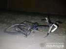 В селе Пологи на Запорожье 24-летний водитель на Audi 80 насмерть сбил двух велосипедистов. Был пьян и под действием наркотиков