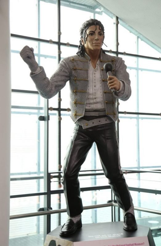 Скульптура Майкла Джексона. ФОТО: novosti-n.org