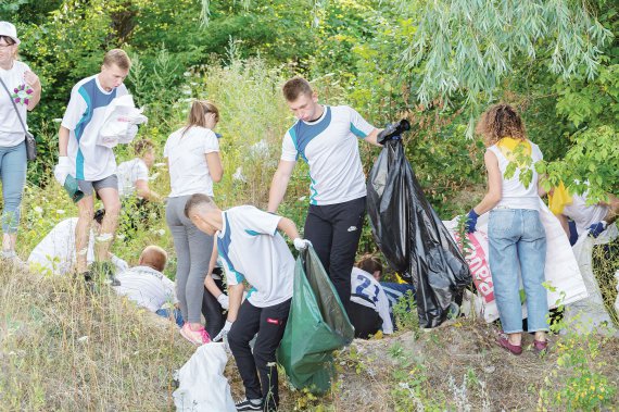 В основе экофестиваль лежит плогинг - бег с одновременным сбором мусора