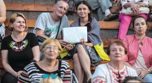 16 липня біля Арки дружби народів у Києві провели акцію ”Мова об’єднує”. Її підтримали в більшості міст країни. Люди приходили з плакатами, роздавали листівки й обговорювали набуття чинності мовного закону
