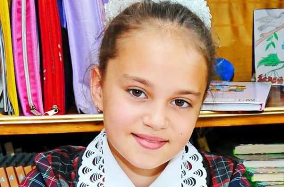 11-річна Дарина Лук'яненко із Іванівки на Одещині зникла дорогою до школи. За 7 днів дівчинку знайшли убитою у вигрібній ямі туалету в дворі односельців