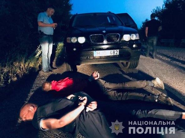 Поліція затримала чоловіків по дорозі в Запоріжжя. ФОТО: НАЦПОЛІЦІЯ