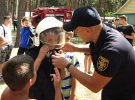 Полтавські рятувальники в літніх таборах відпочинку навчають дітей правилам безпеки життєдіяльності