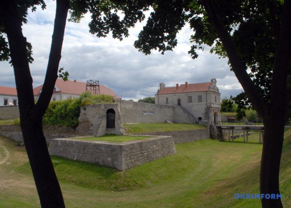 Археологи и студенты проводят раскопки на Збаражском замке, Тернопольщина