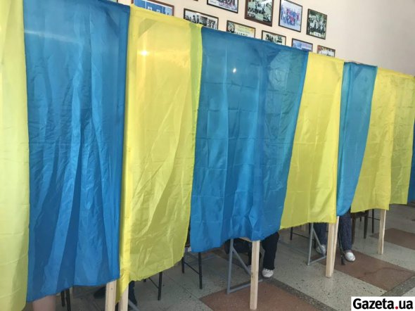 На виборах із великим відривом лідирує "Слуга народу"